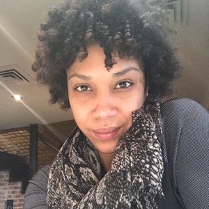 Meet your Posher, Ebony